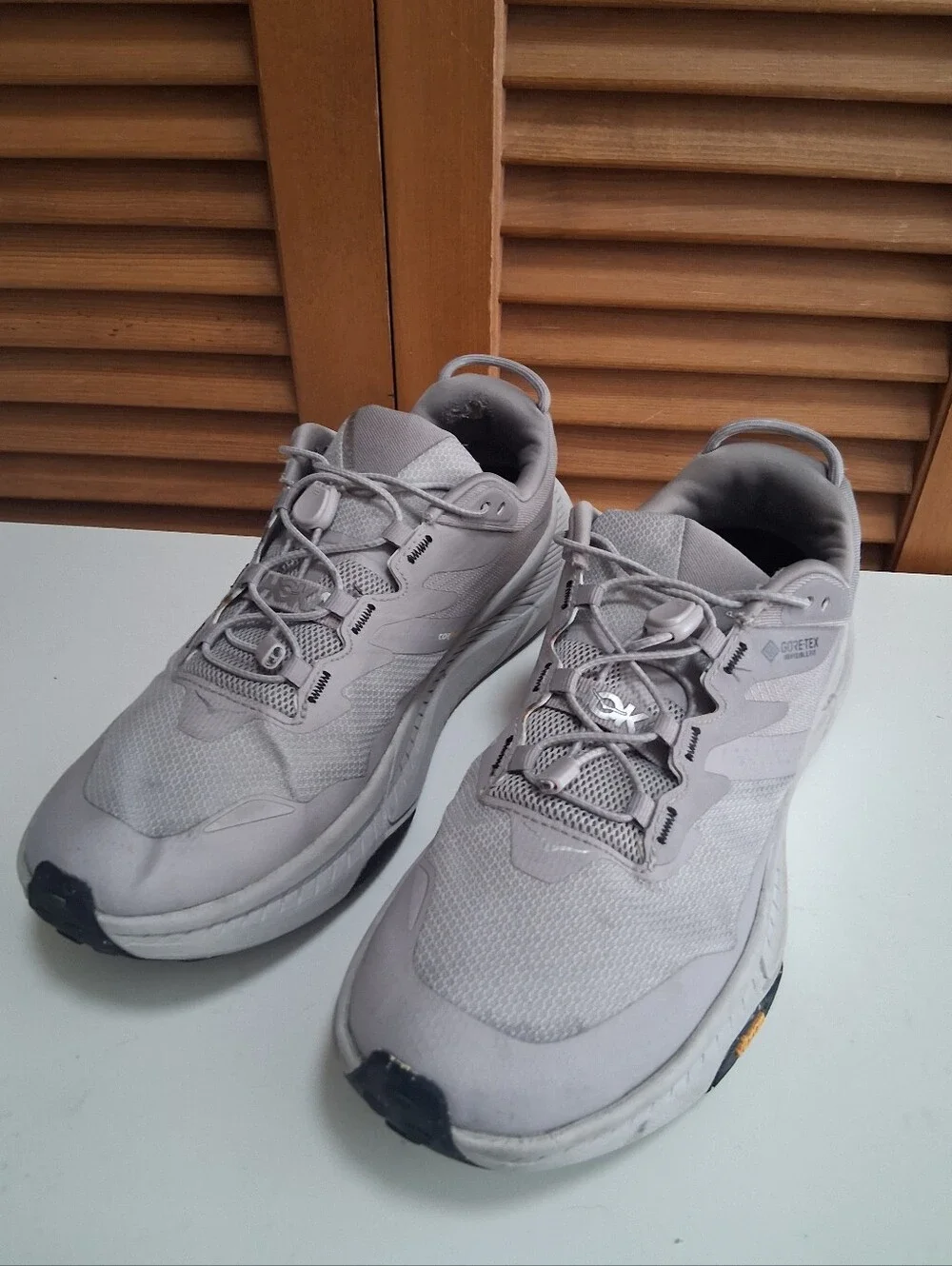 Hoka questions leave